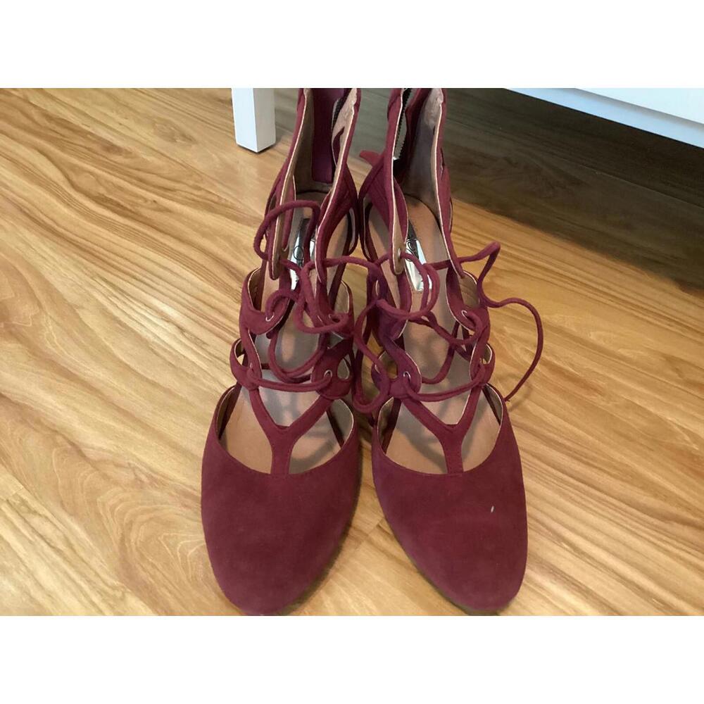 Womans Size 7.5 Heels